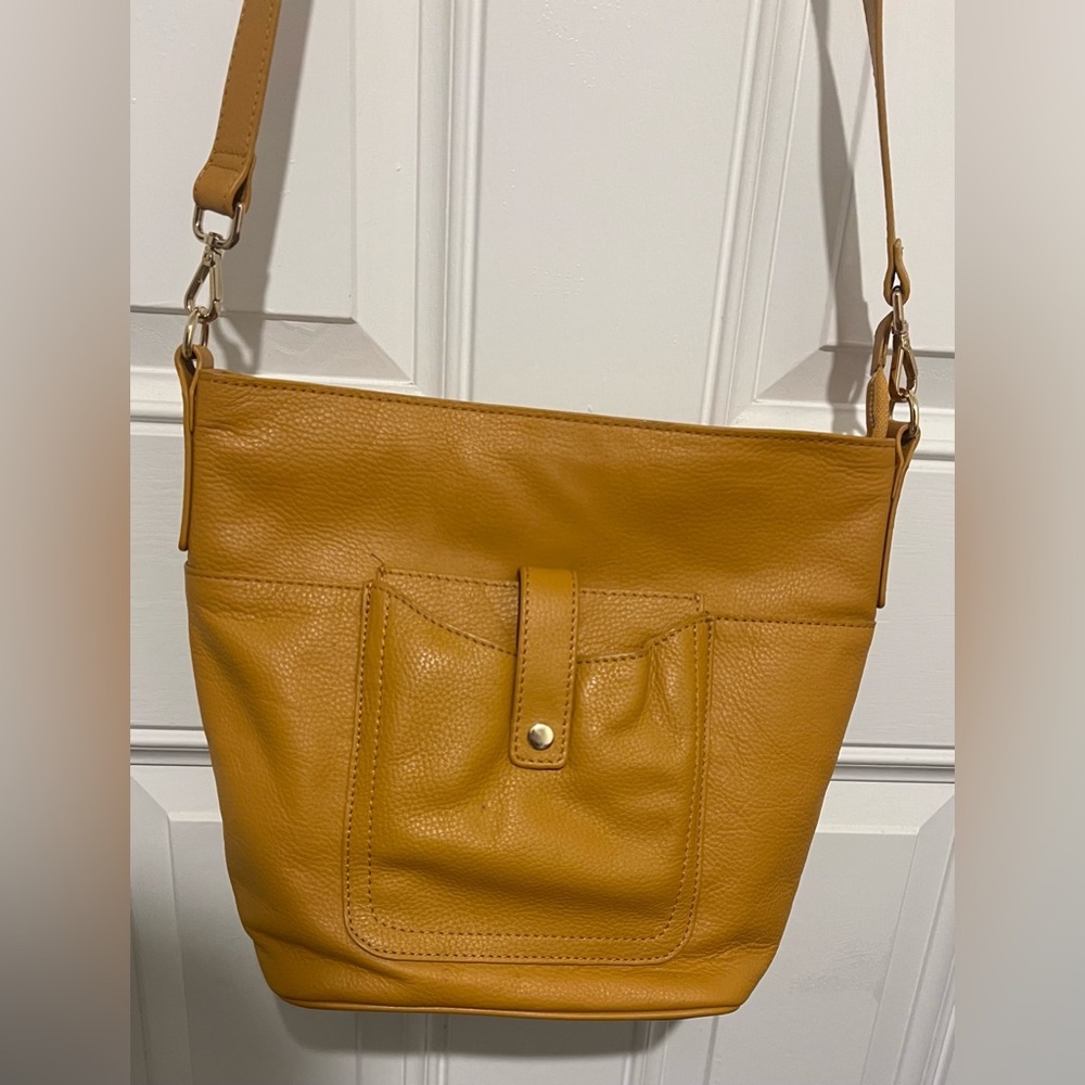 TOMMY BAHAMA Women’s Mustard Yellow Leather Crossbody Shoulder Bucket Bag Purse